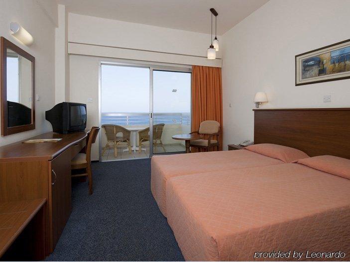 Sentido Kouzalis Beach Hotel Protaras Room photo